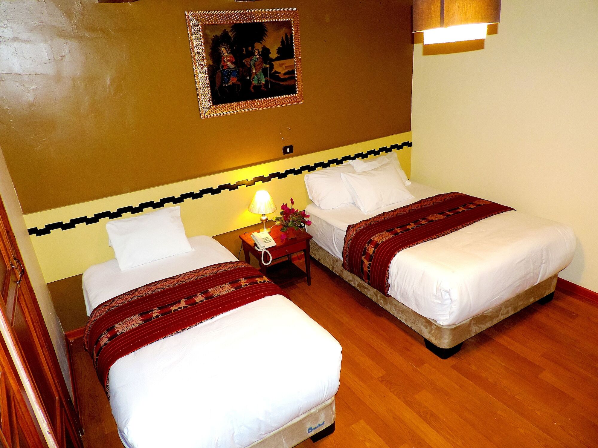 Kintu Classic Cuzco Buitenkant foto